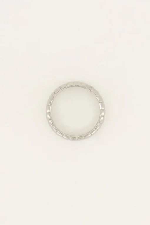 Iconic Smalle Ring Met Ribbels