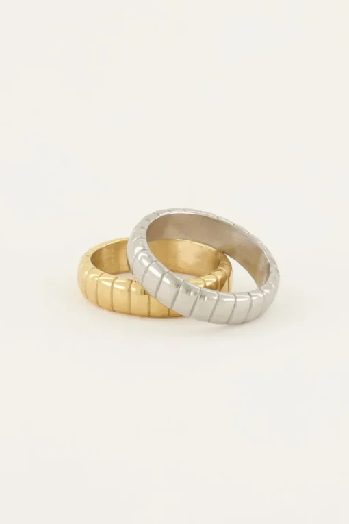 Iconic Smalle Ring Met Ribbels
