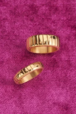 Iconic Smalle Ring Met Ribbels