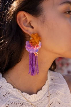 Island Oorhangers Met Bloemen En Paarse Slierten