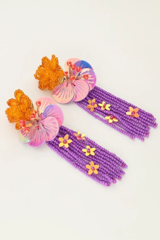 Island Oorhangers Met Bloemen En Paarse Slierten