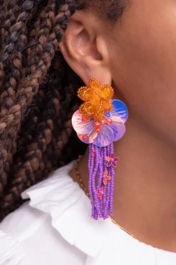 Island Oorhangers Met Bloemen En Paarse Slierten