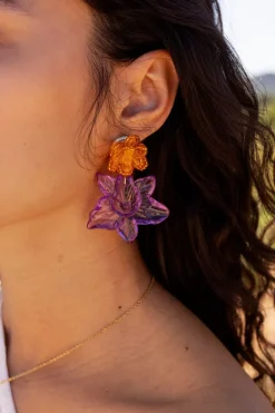 Island Oorhangers Met Oranje En Paarse Bloem