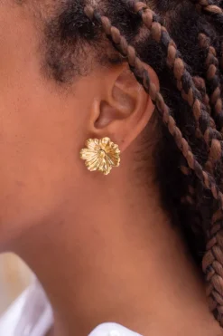 Island Studs Met Bloem