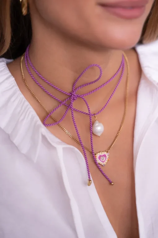 Ketting Met Paarse Hartjes Bedel Met Gekleurde Steentjes