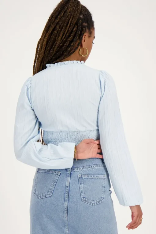 Lichtblauwe Crop Top Met Ruffles En Smock