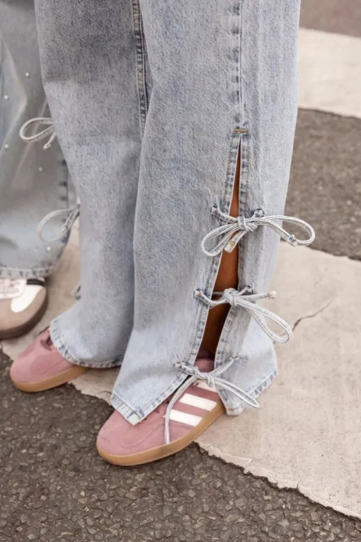 Lichtblauwe Wide Leg Jeans Met Strikjes