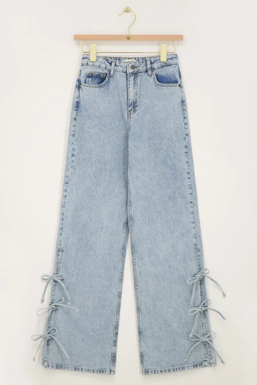 Lichtblauwe Wide Leg Jeans Met Strikjes