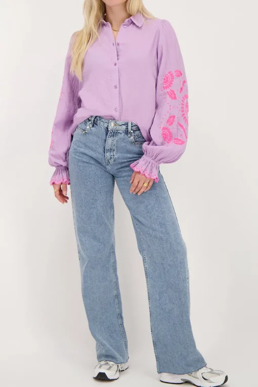 Lila Blouse Met Roze Embroidery