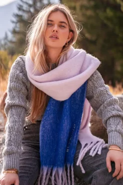 Lila Sjaal Met Blauwe Overloop