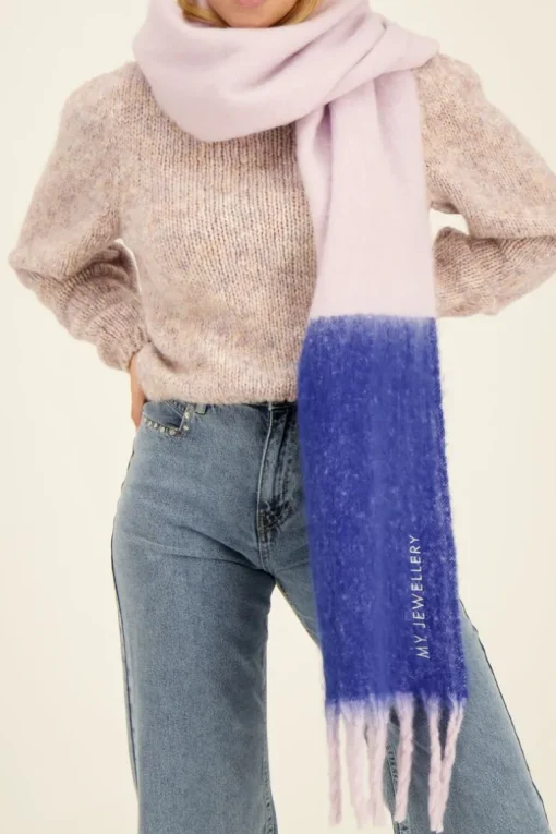 Lila Sjaal Met Blauwe Overloop