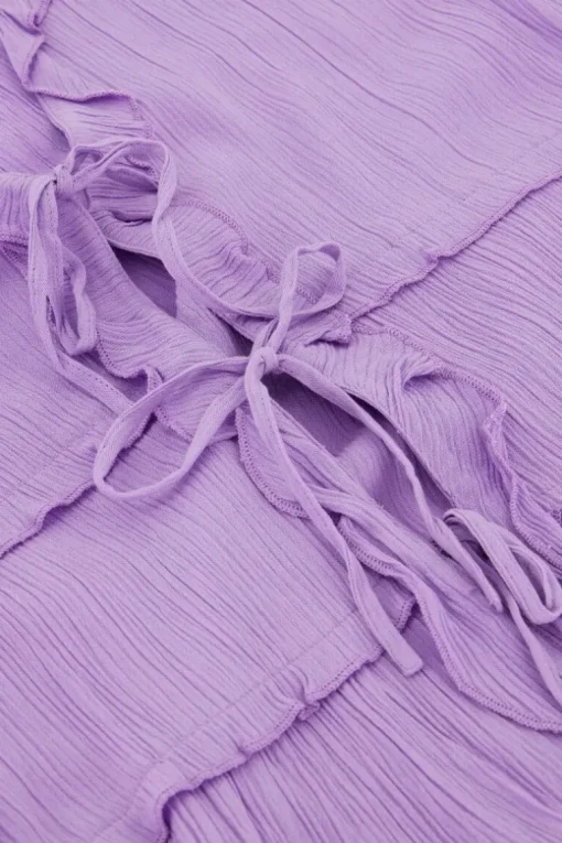 Lila Top Met Koordjes En Flared Mouwen