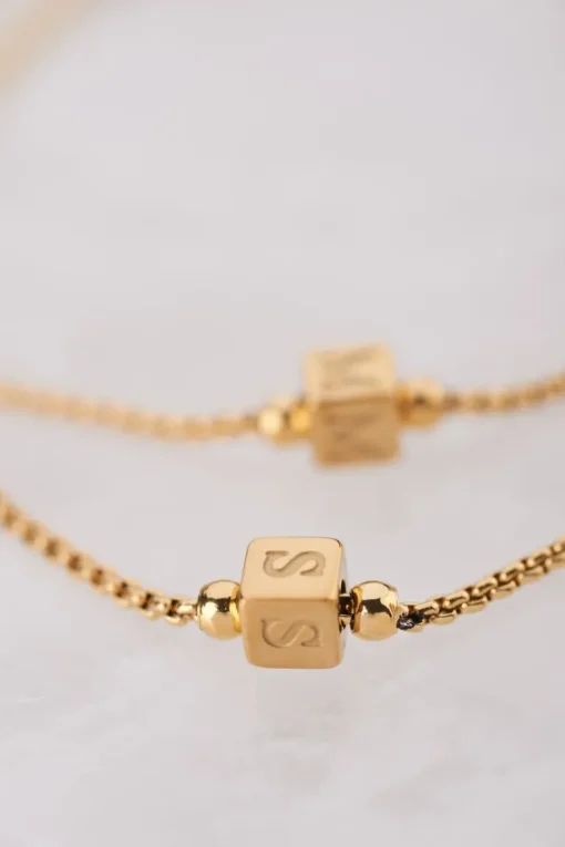 Minimalistische Armband Met Cube Initial
