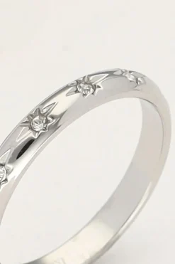 Minimalistische Ring Met Transparante Sterretjes