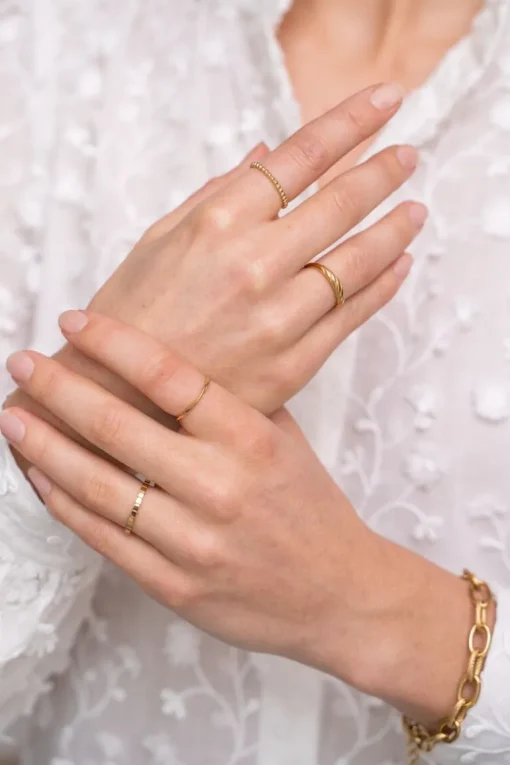 Minimalistische Ring Met Vierkantjes