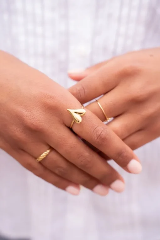 Minimalistische Ring Met Statement Hartje