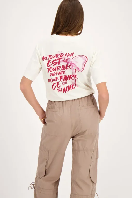 Off-white T-shirt Met Roze Strik
