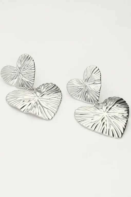 Oorbellen Twee Hammered Hearts