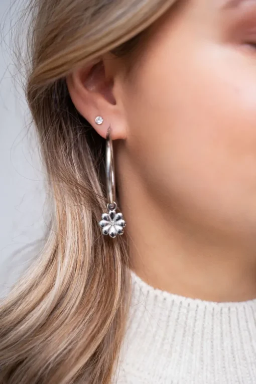 Oorringen Met Love In Bloom Charm