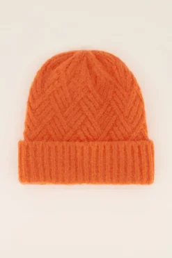 Oranje Muts Met Kabels