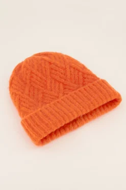 Oranje Muts Met Kabels