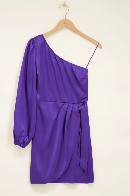Paarse Satijnen One-shoulder Jurk Met Overslag
