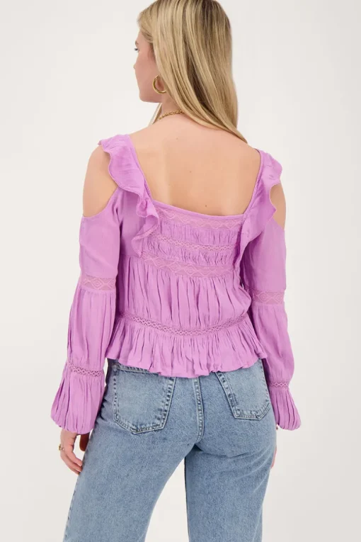 Paarse Top Met Lange Mouwen Met Tapes En Ruffles