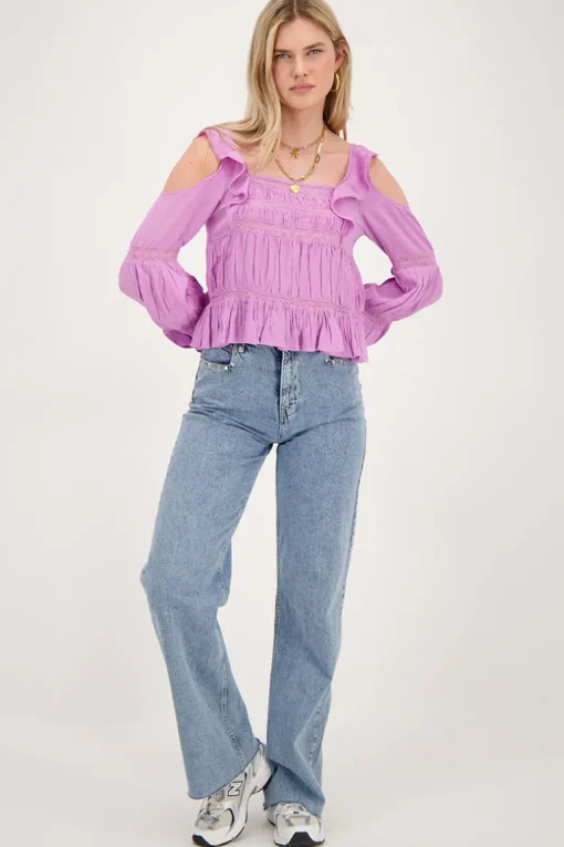 Paarse Top Met Lange Mouwen Met Tapes En Ruffles
