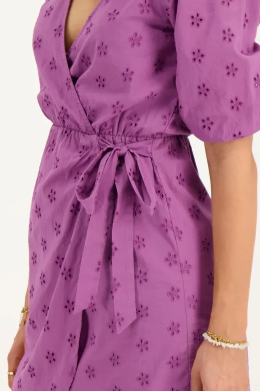 Paarse Wikkeljurk Met Bloemen Embroidery