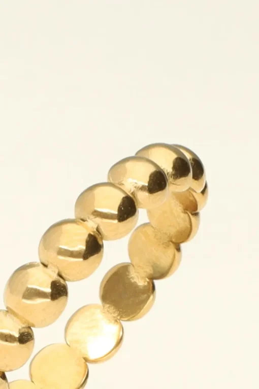 Ring Met Aansluitende Bolletjes