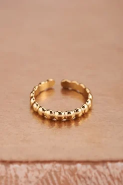 Ring Met Aansluitende Bolletjes
