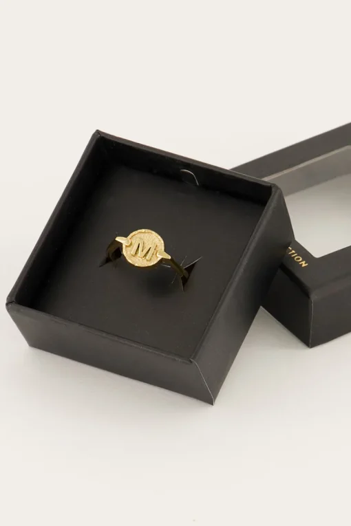 Ring Met Cirkel & Initial