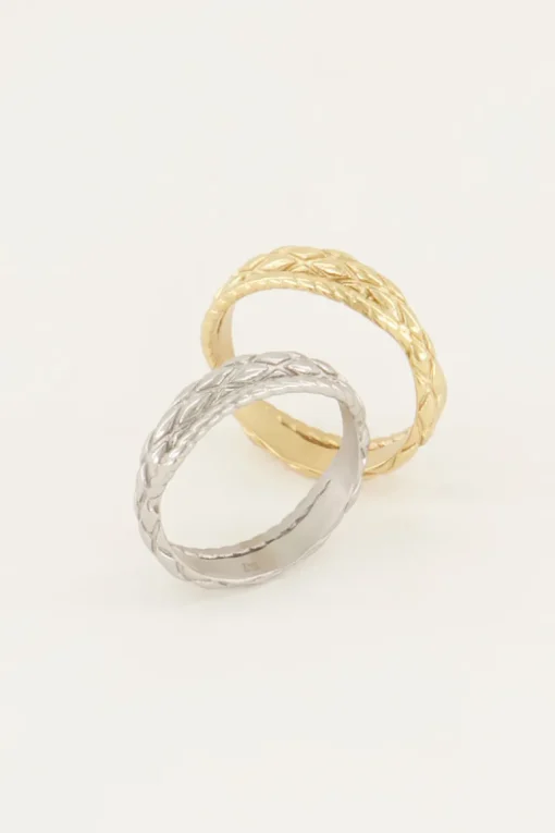 Ring Met Gedraaid Patroon