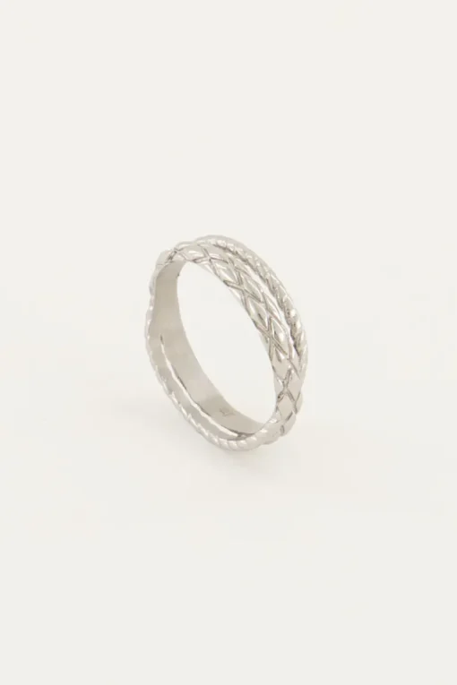 Ring Met Gedraaid Patroon
