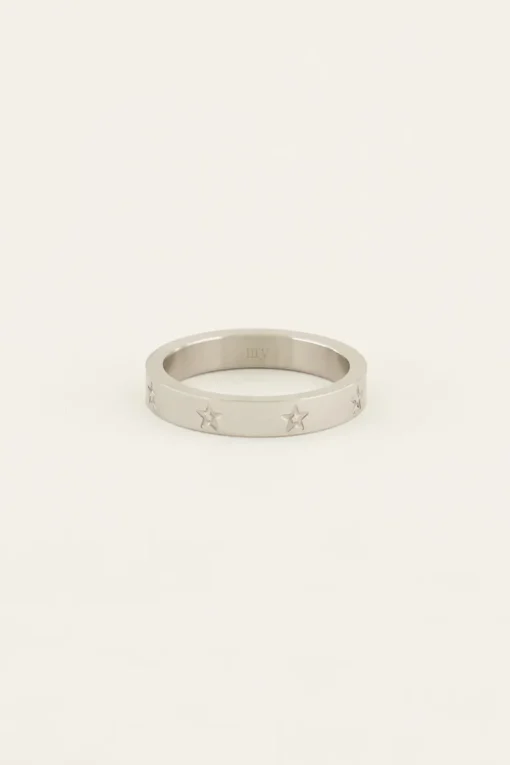 Ring Met Gegraveerde Sterretjes