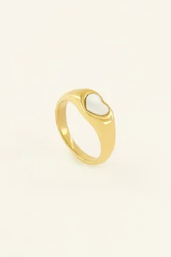 Ring Met Parelmoer Hartje