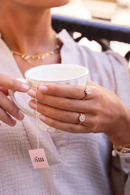Ring Met Transparante Steen En Parels