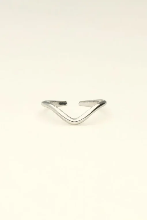 Ring Met V Shape