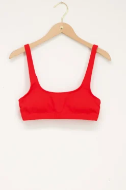 Rode Bikini Top Met Smalle Rib