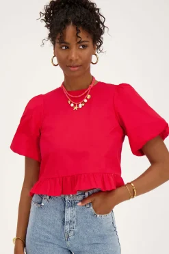 Rode Blouse Met Pofmouwen En Strikjes Aan Achterzijde