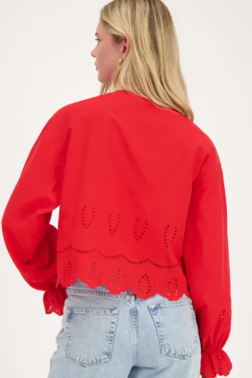 Rode Blouse Met Strikjes En Broderie