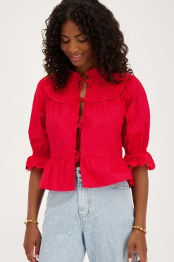 Rode Top Met Strikjes En Broderie