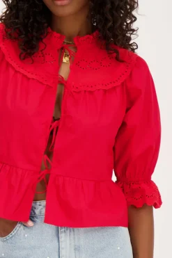 Rode Top Met Strikjes En Broderie