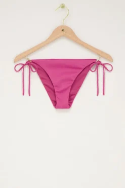 Roze Bikini Broekje Met Rib En Strikbandjes
