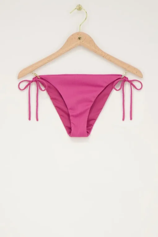 Roze Bikini Broekje Met Rib En Strikbandjes