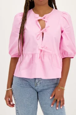Roze Top Met Strikjes En Pofmouwen