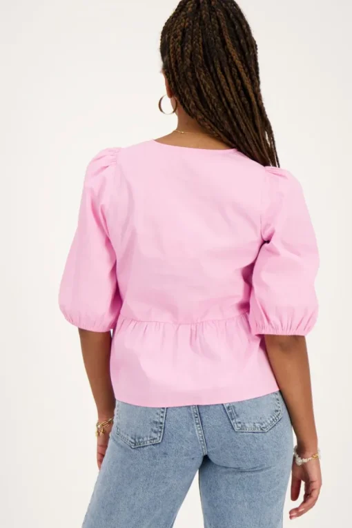 Roze Top Met Strikjes En Pofmouwen
