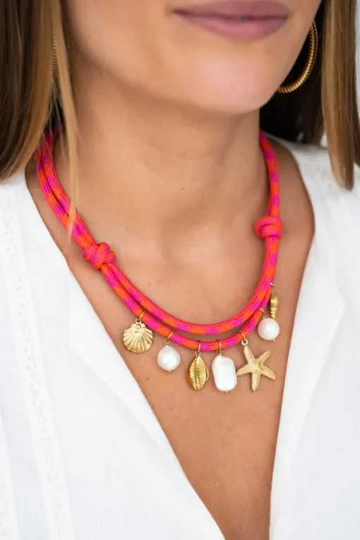 Roze Touwketting Met Schelpen Bedels