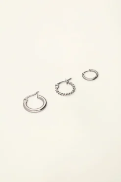 Set Van Drie Oorringen