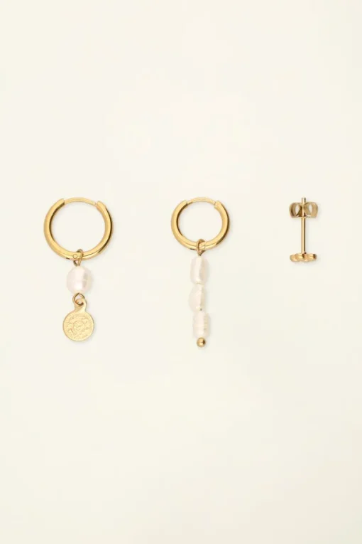 Set Van Drie Oorringen Met Parels
